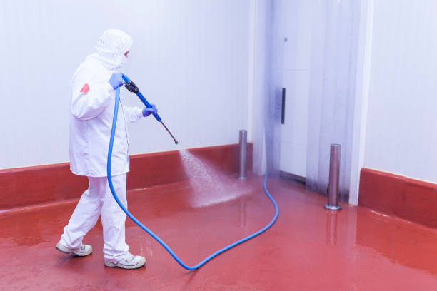 Best Animal Enclosure Cleaning  in Clear Lake, SD
